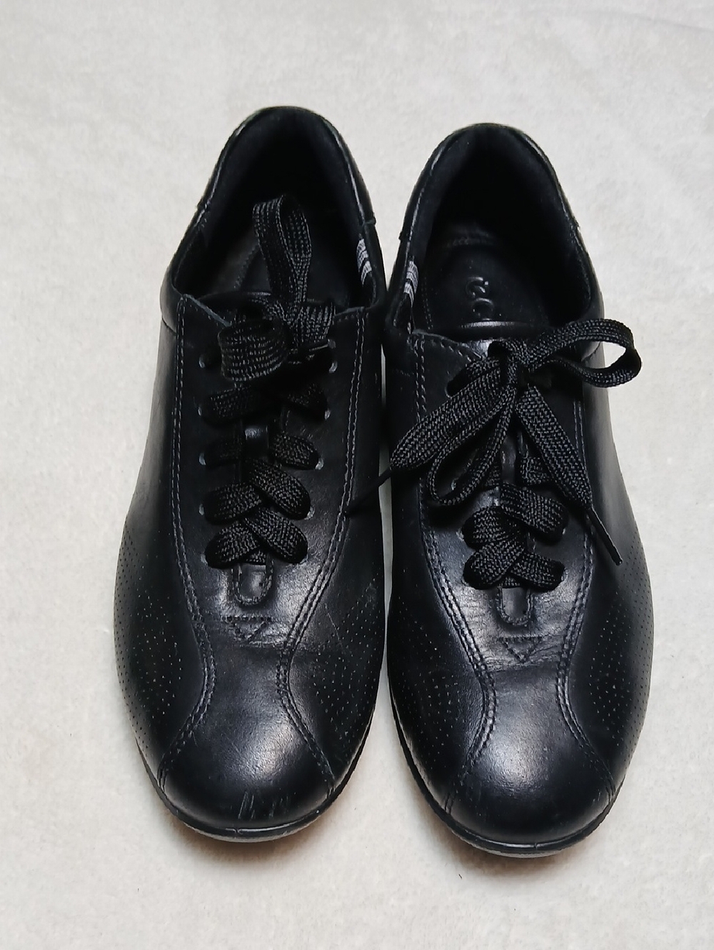 Ecco Black Leather Women's Sneakers Size 39
